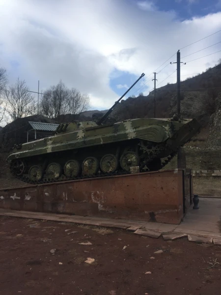 даты жизни на нем- довольно короткие