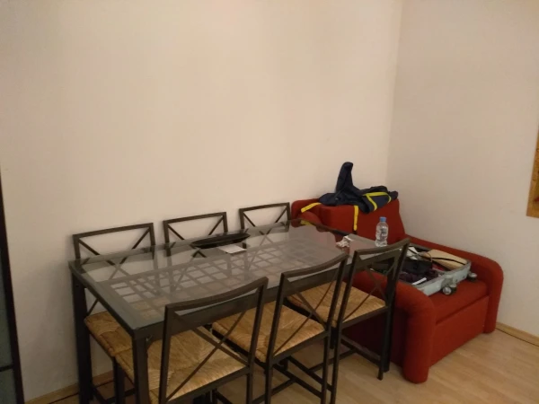 В апартах
