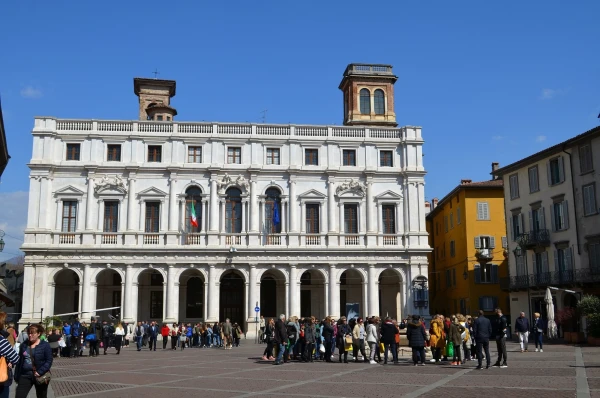 На Piazza Vecchia. Новая Ратуша