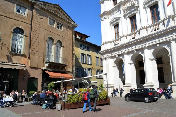 На Piazza Vecchia