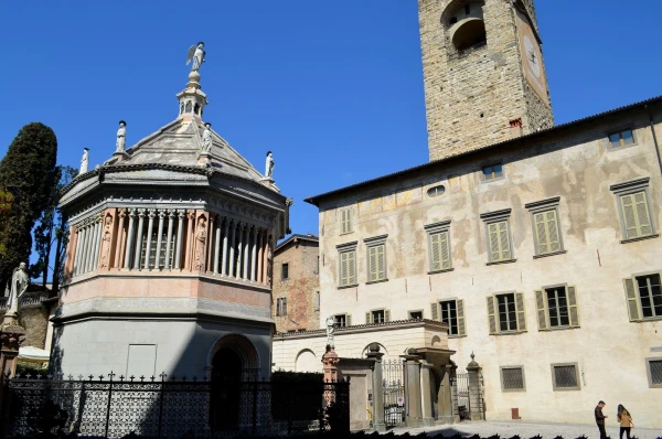 На Piazza Duomo