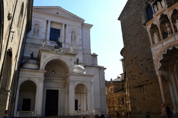 На Piazza Duomo