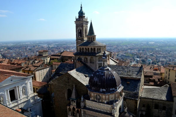 Вид с башни Campanone Torre  Civica