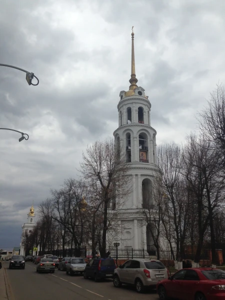 Колокольня Воскресенского собора - первая в Европе среди звонниц, стоящих отдельно от храмов