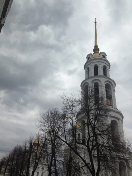 В 1891 году на третий ярус колокольни был поднят седьмой по величине колокол в России (весом 1270 пудов)