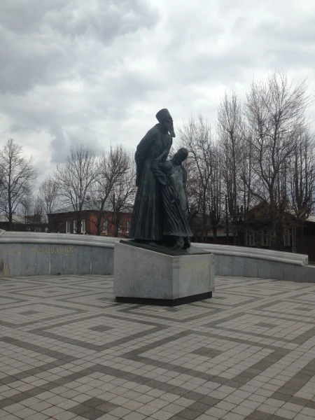 Памятник священнослужителям и мирянам, убитым при сопротивлении изъятию церковных богослужебных ценностей