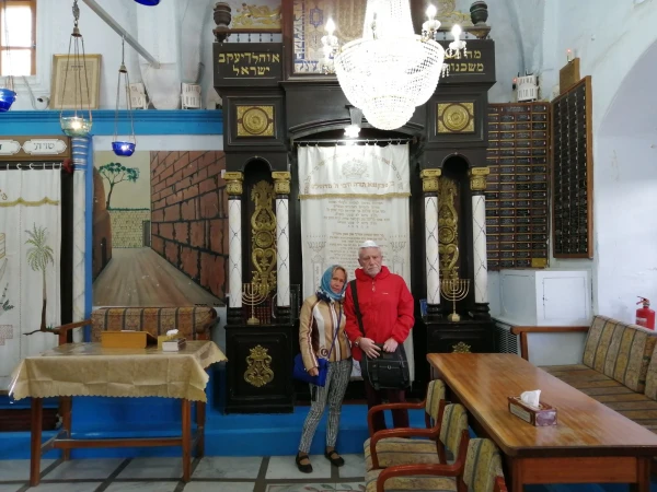 В. пришлось прикрыть буйну головушку