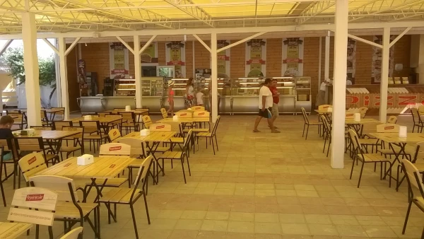 Столовая на Лазурном берегу