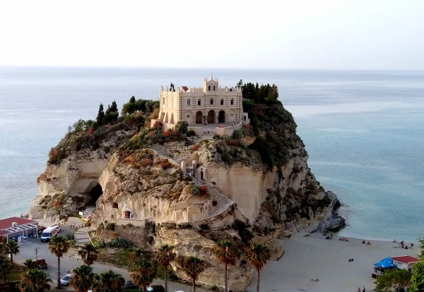 Сегодня вечером решено встретить закат на смотровой  Santa Maria dell' Isola 