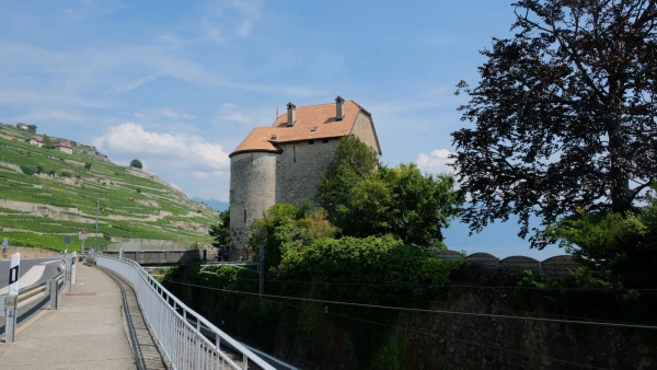 Сен-Сафорэн. Очередное Шато) Chateau de Glerolles
