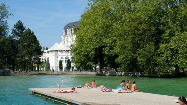 Вид с пляжа на отель Imperial