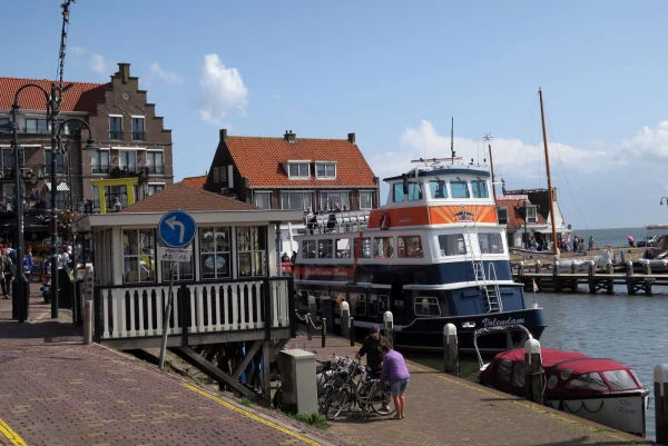 Паром Volendam-Marken Express
