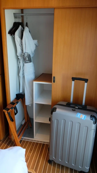 Отель Welcome. Наш номер Suite Boat Cabin