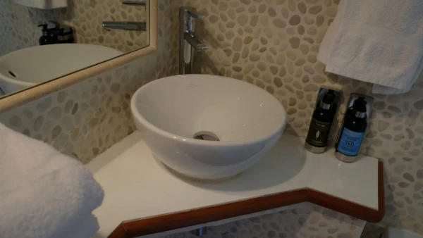 Отель Welcome. Наш номер Suite Boat Cabin