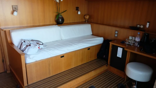 Отель Welcome. Наш номер Suite Boat Cabin