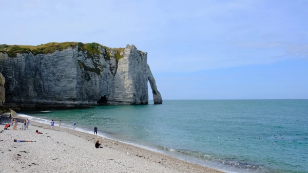 Пляж и Falaise D’Aval