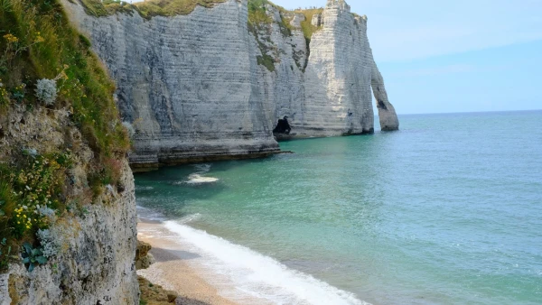 Пляж и Falaise D’Aval