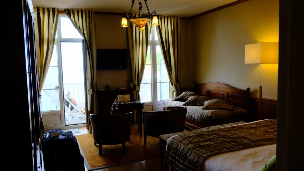 Отель Dormy House. номер "Directoire" с видом на море. В номере аж два балкона