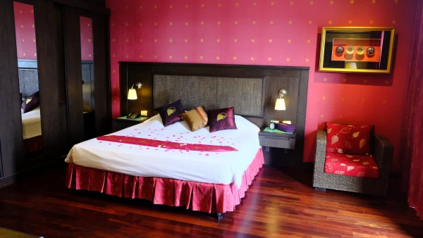 Наш королевский люкс в отеле Jamahkiri Spa &amp; Resort. Наша спальня