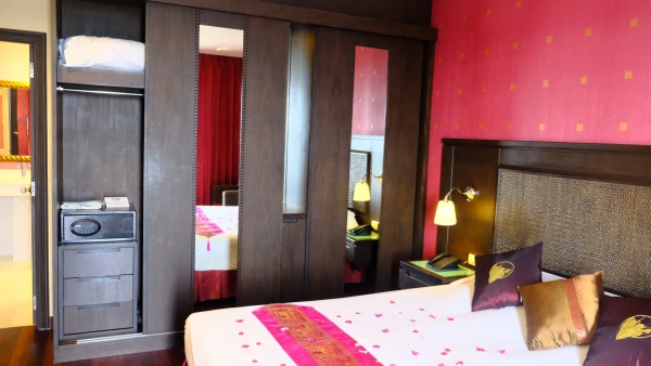 Наш королевский люкс в отеле Jamahkiri Spa &amp; Resort. Наша спальня