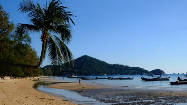 Пляж Сайри Бич (Sairee Beach)
