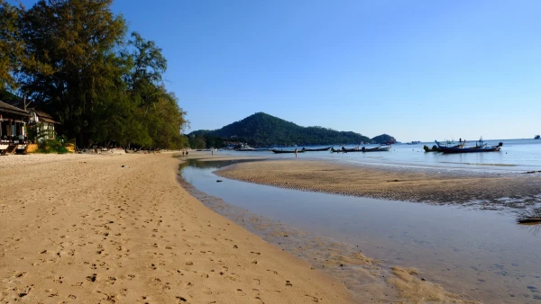 Пляж Сайри Бич (Sairee Beach)