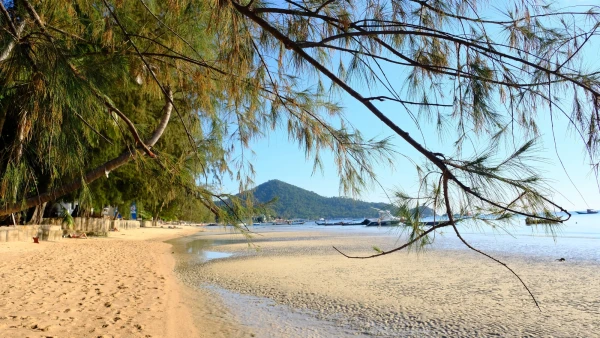 Пляж Сайри Бич (Sairee Beach)