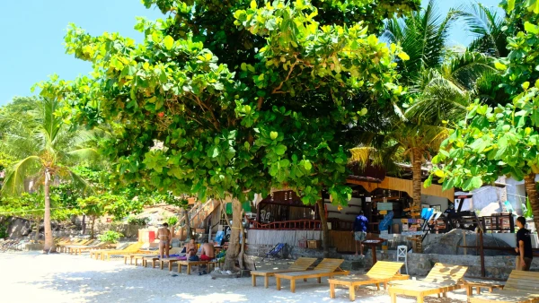 Тато Бич (Taatoh Beach)