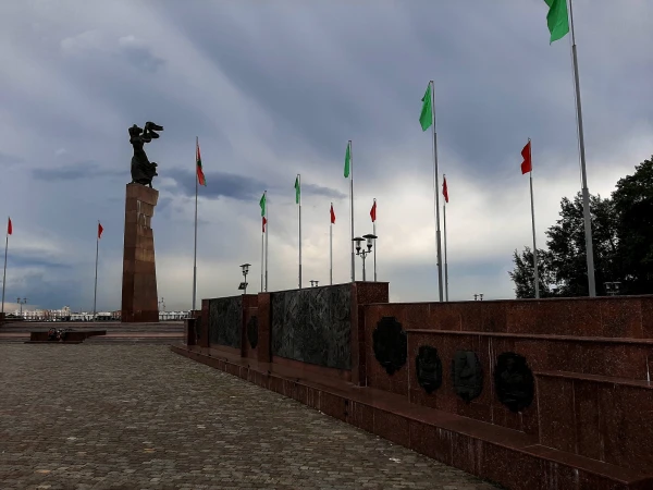 Площадь Славы