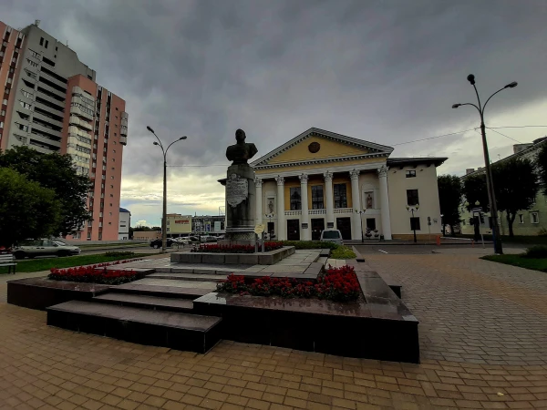 В сквере генерала армии И.И. Гусаковского, уроженца Могилевской области