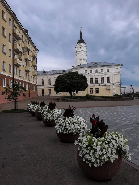 На площади Славы