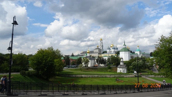 Блинная гора: виды на Лавру