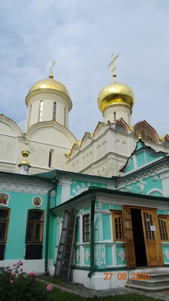 Вид Троицкого собора и Никоновского придела с юго-восточной стороны