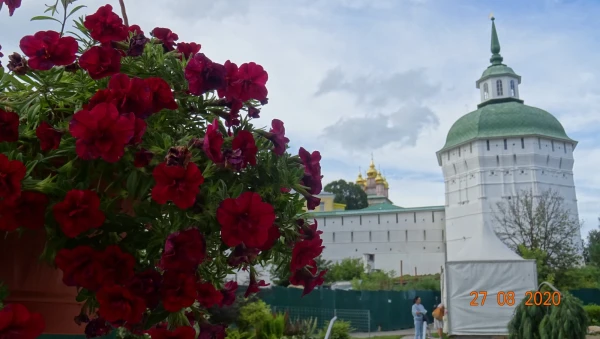 Пятницкая башня, вид от Пятницкой церкви...