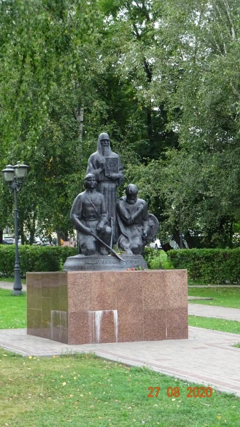 Памятник Защитникам Отечества