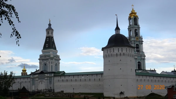 Вид на Лавру с западной стороны