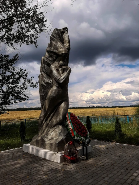 Мемориал на месте сожженной деревне Стефаново