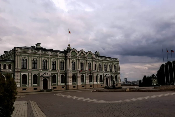 На территории Кремля. Президентский дворец