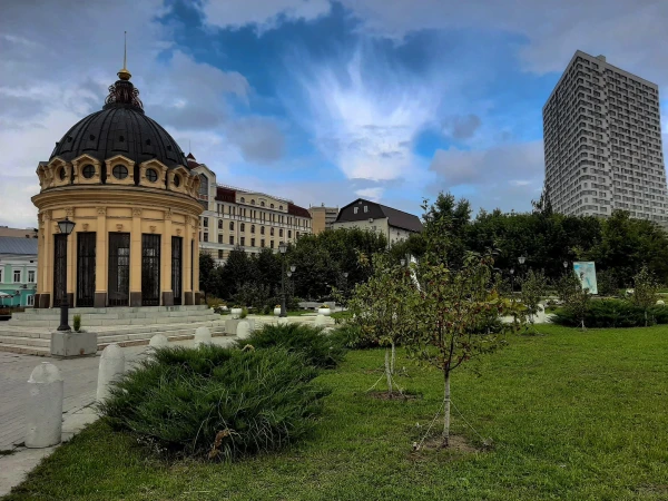 Улица Петербургская. Ротонда