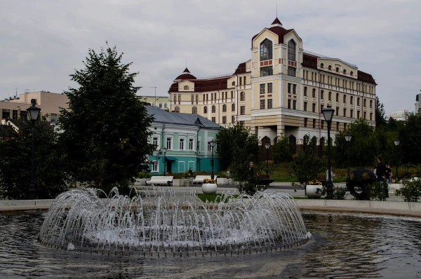 На улице Петербургской