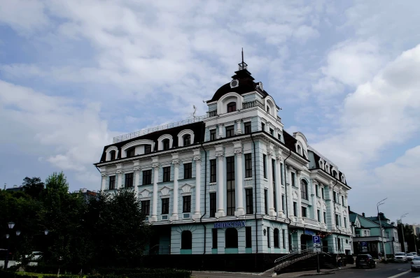 ул. Петербургская. Ресурсный центр Министерства труда ТР