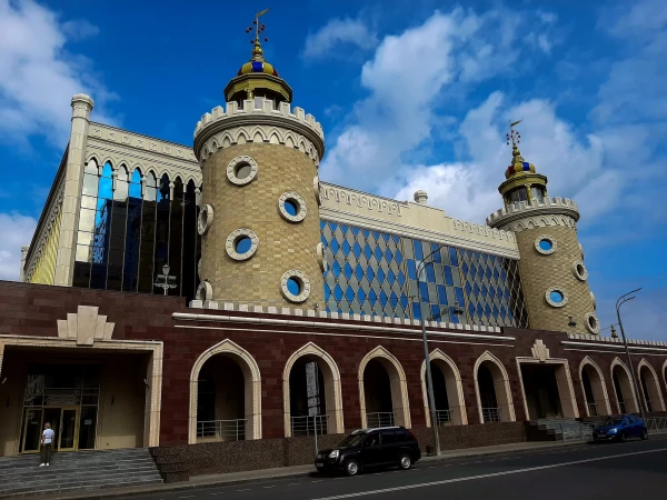 ул. Петербургская. Театр "Экият"