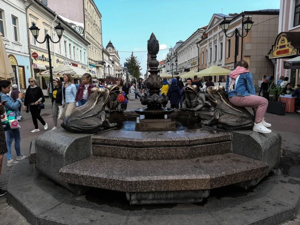 На улице Баумана