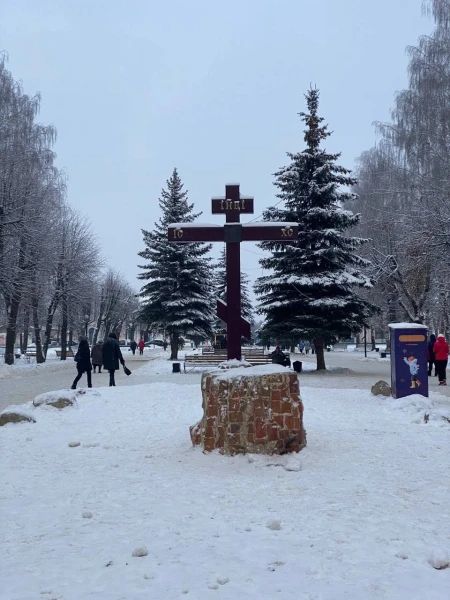 Г.Шуя, пл.Ленина.  Поклонный крест. 