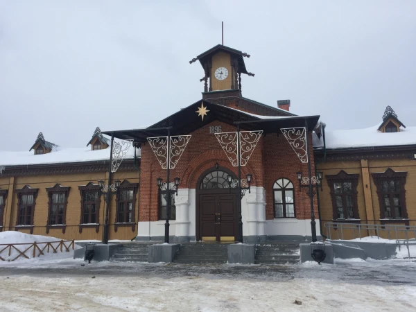 ЖД вокзал со стороны города