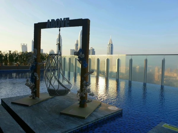 На крыше моего дубайского отеля Taj  Jumeira Lakes Towers 