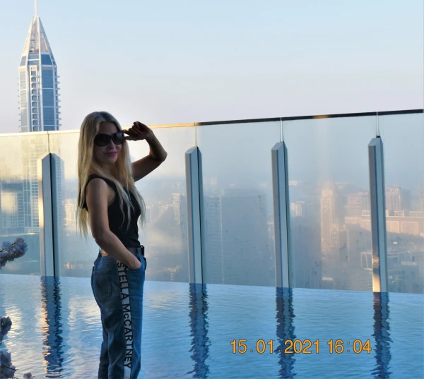Бар на крыше .Мой отель в Дубае Taj Jumeira Lakes Towers