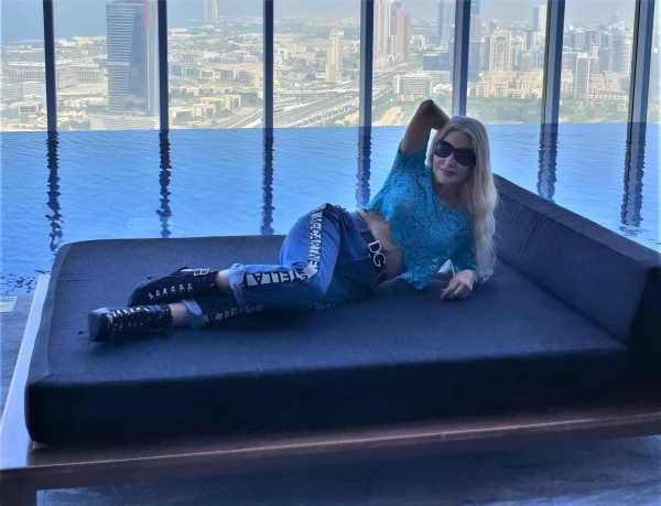Бассейн на крыше .Мой отель в Дубае Taj Jumeira Lakes Towers
