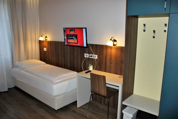 Словения. Постойна. “Hotel Center” 3* (ex. “Hotel &amp; Hostel Sport” 3*). 