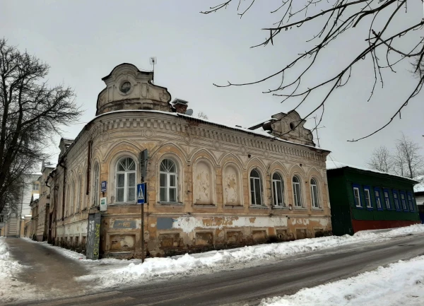 На ул. Воскресенской. Дом Захаровой